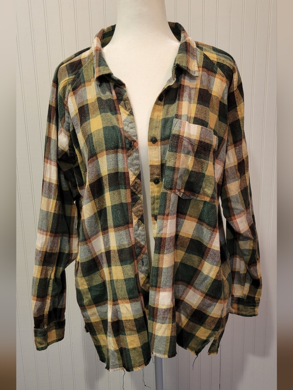 BKE Sz Lg Washed Flannel Boyfriend Shirt In Green, Yellow & Cream